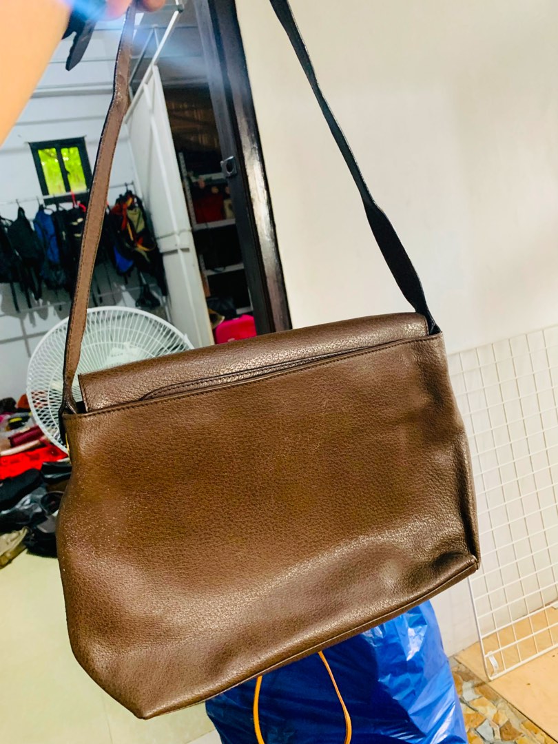 Gucci Original ykk zip ask for details, Luxury, Bags & Wallets on Carousell