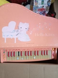 Hello kitty piano wd slight damage tested working