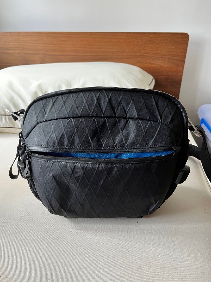 Instinct Pro Camera Sling Bag 7L 420D