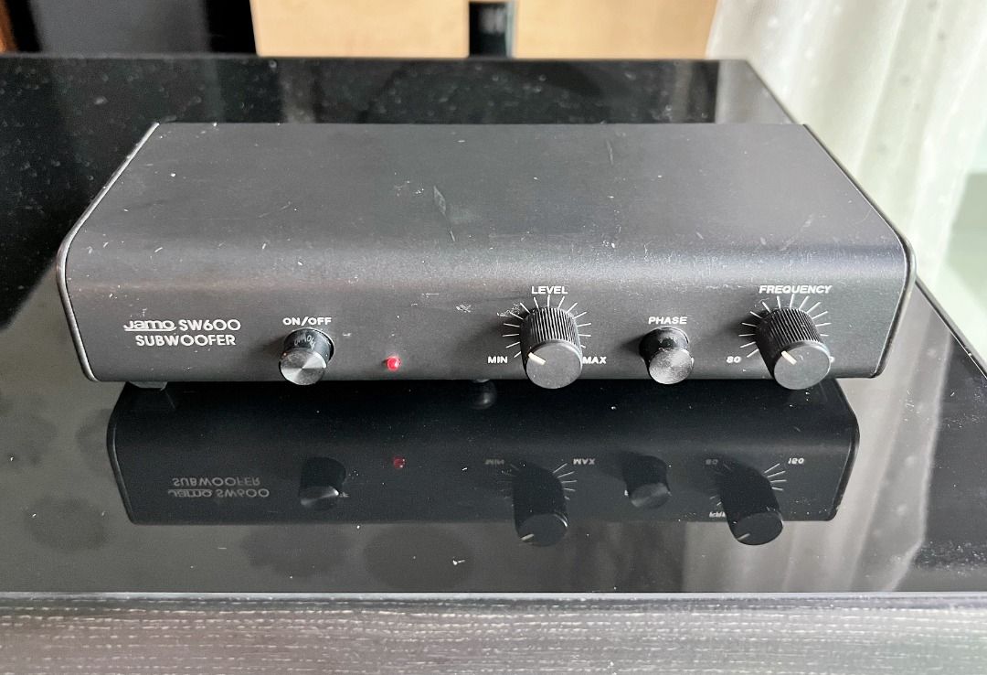 Jamo sw600 top