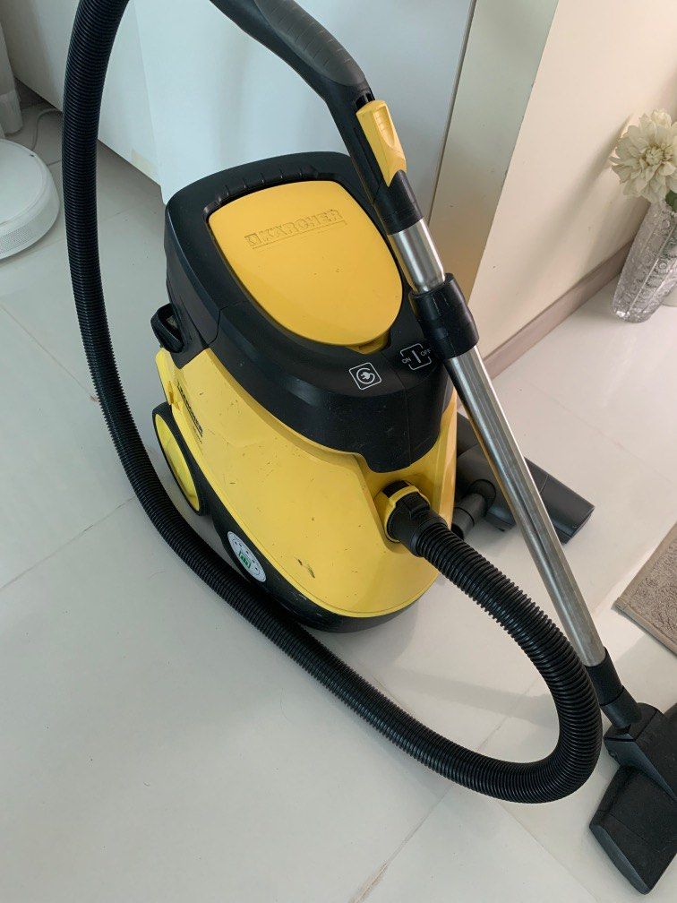 KARCHER DS5600 WATER FILTER VACUUM, TV & Home Appliances, Vacuum