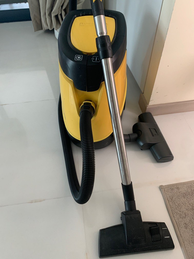 KARCHER DS5600 WATER FILTER VACUUM, TV & Home Appliances, Vacuum