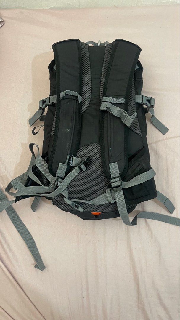 KARRIMOR REFUEL 15+2L HYDRATION BEG MISSING, Men's Fashion, Bags