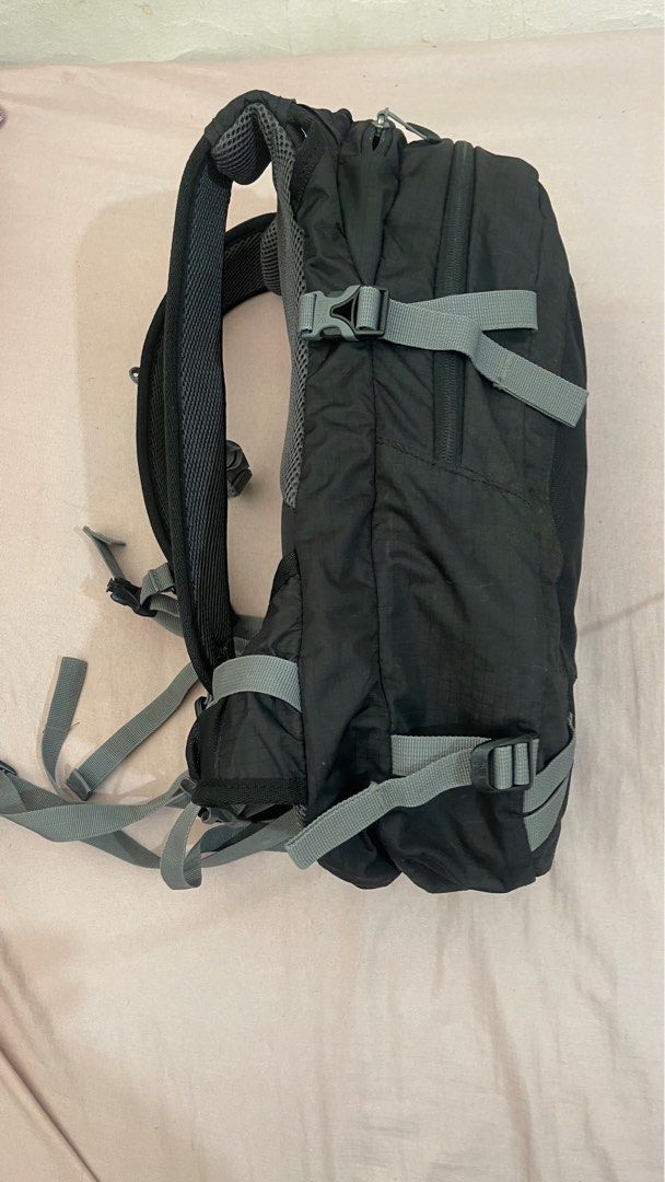 KARRIMOR REFUEL 15+2L HYDRATION BEG MISSING, Men's Fashion, Bags