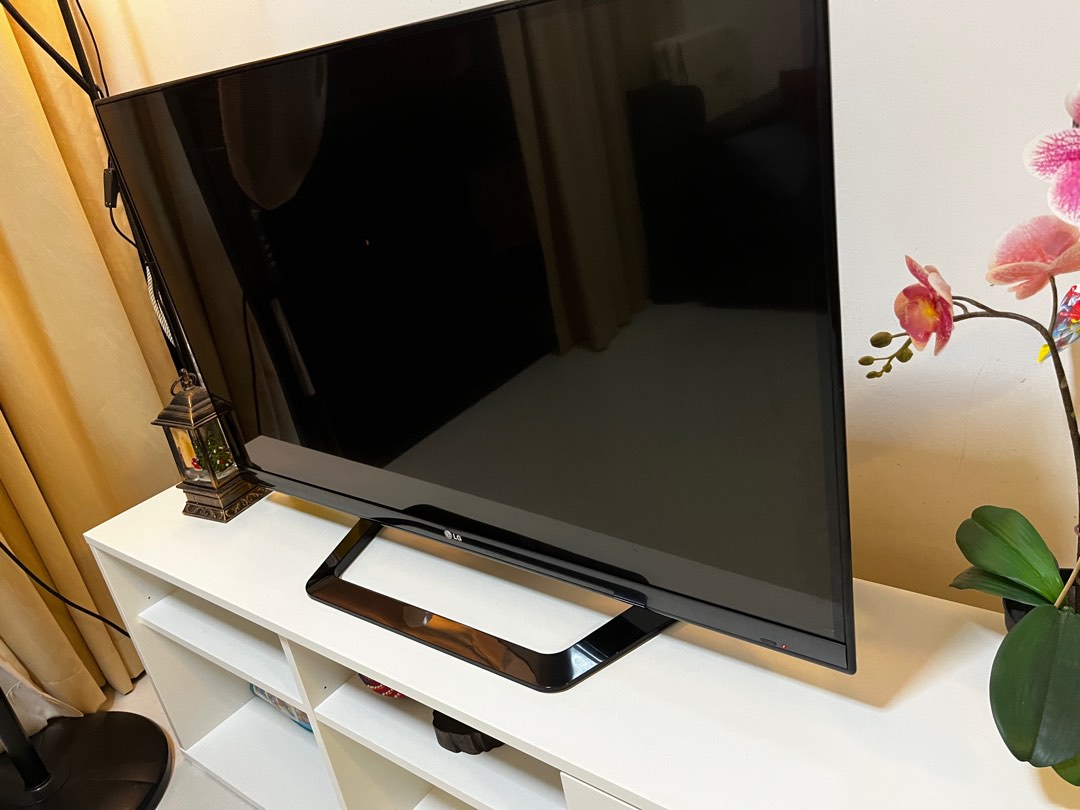 LG TV 42 Inch, TV & Home Appliances, TV & Entertainment, TV on Carousell