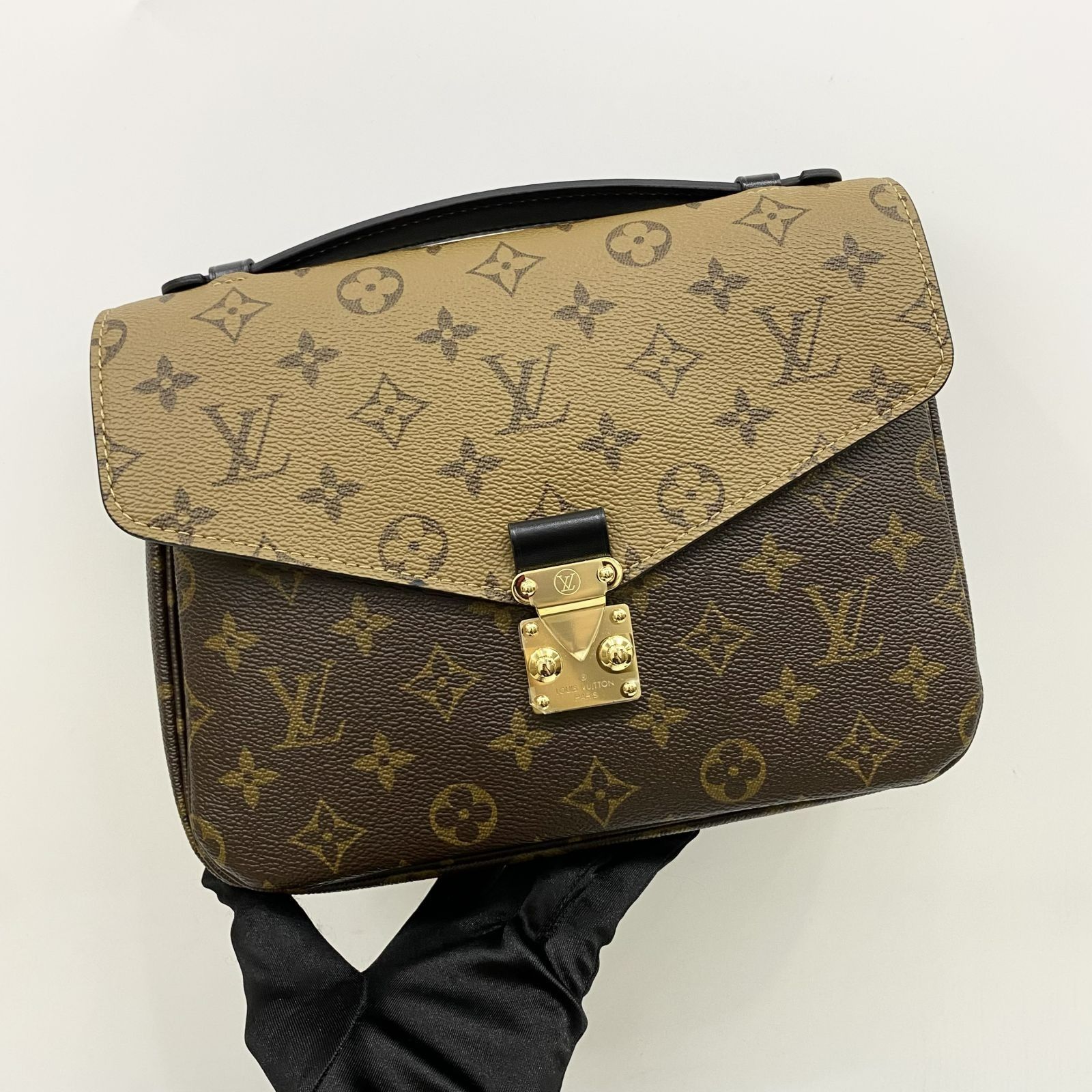 Louis Vuitton Duo Messenger, Luxury, Bags & Wallets on Carousell