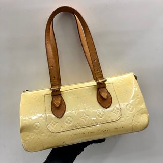 Authenticated Used Louis Vuitton LOUIS VUITTON Vernis Rosewood Avenue  Shoulder Bag Perle M93508 