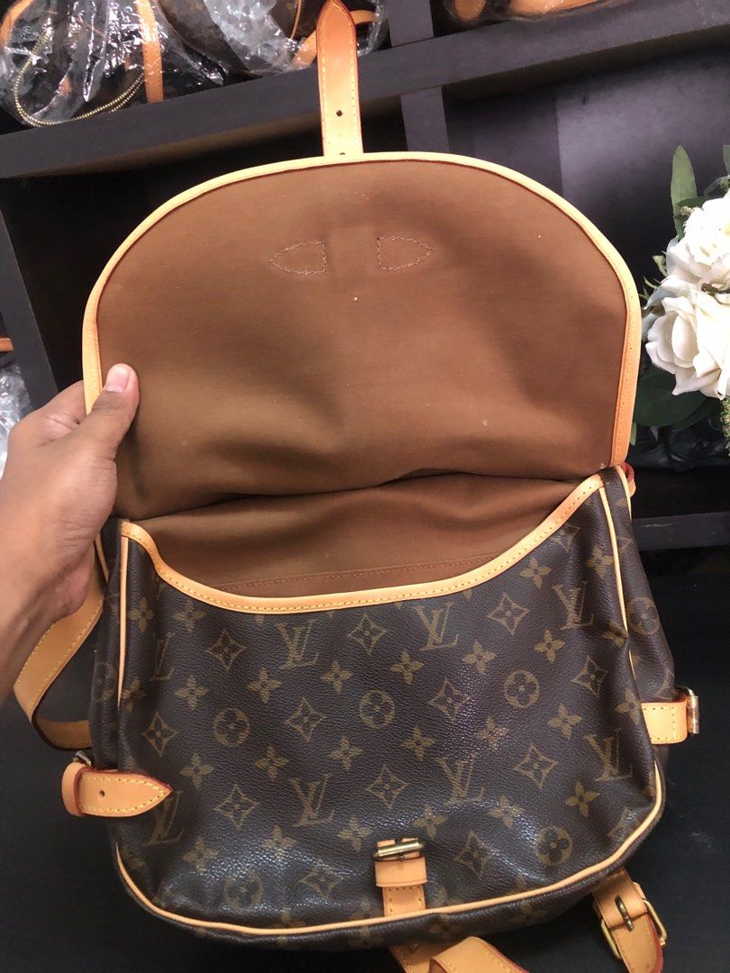 🔥Vintage Louis Vuitton Saumur 30🔥, Luxury, Bags & Wallets on Carousell