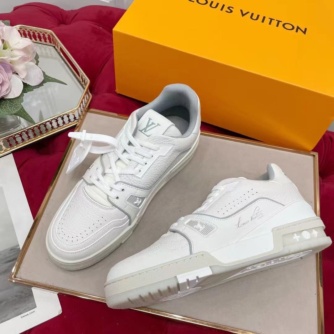 Louis Vuitton LV Trainers (Rose)