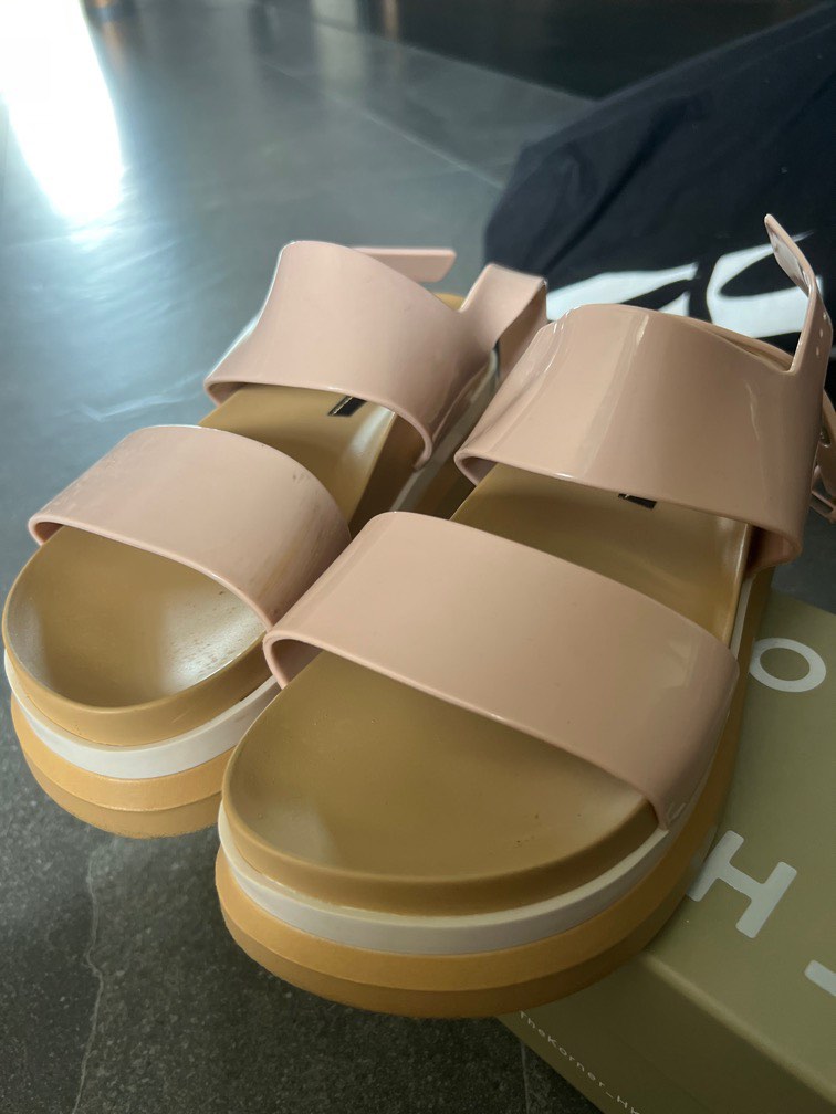 Melissa pumps nude USA 7, Women's Fashion, Footwear, Heels on Carousell