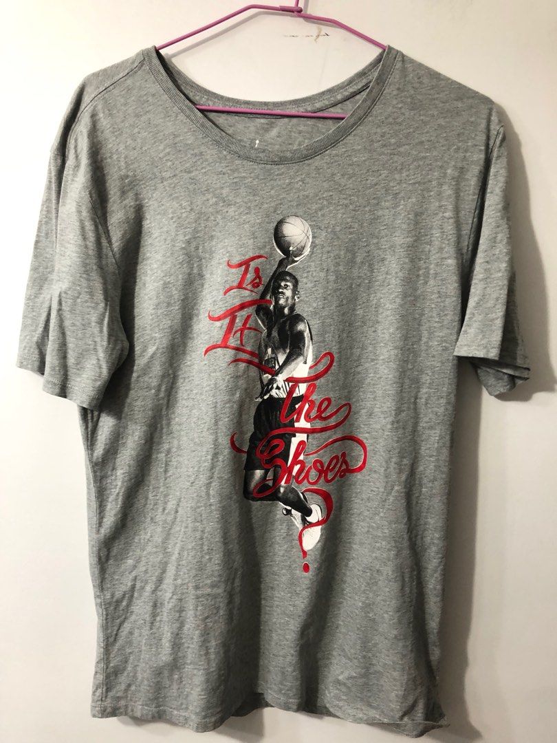 Michael Jordan T Shirt (Is it the shoes ?) Logo