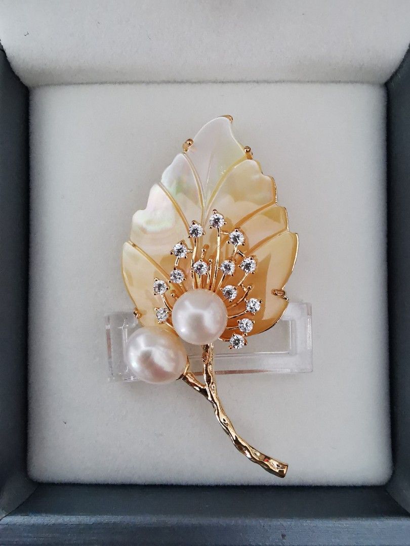 Genuine pearl brooch cheap