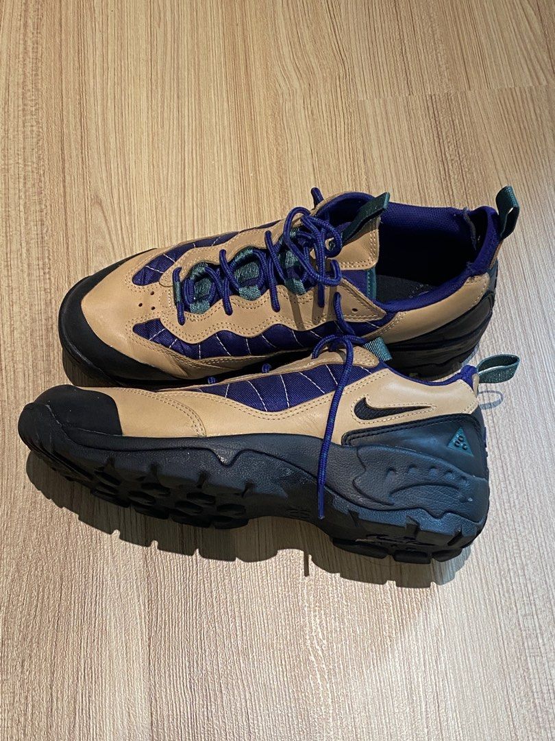 Nike uk acg top