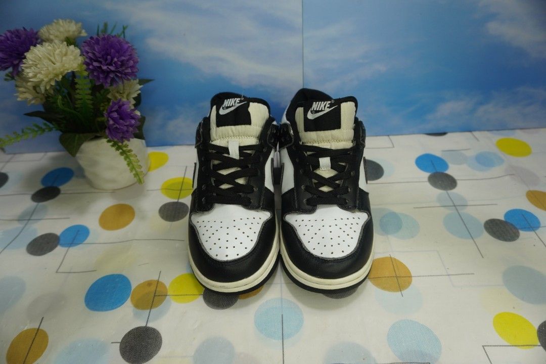 dunk low panda white laces