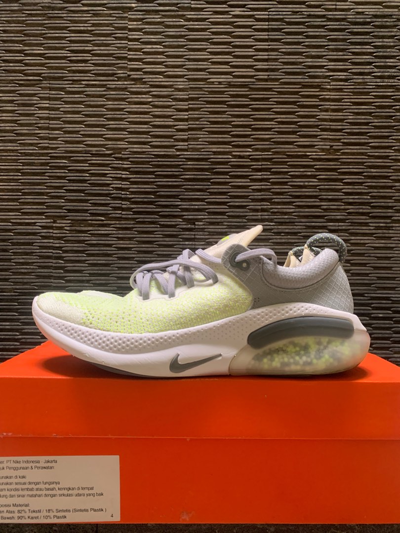 sepatu nike joyride run