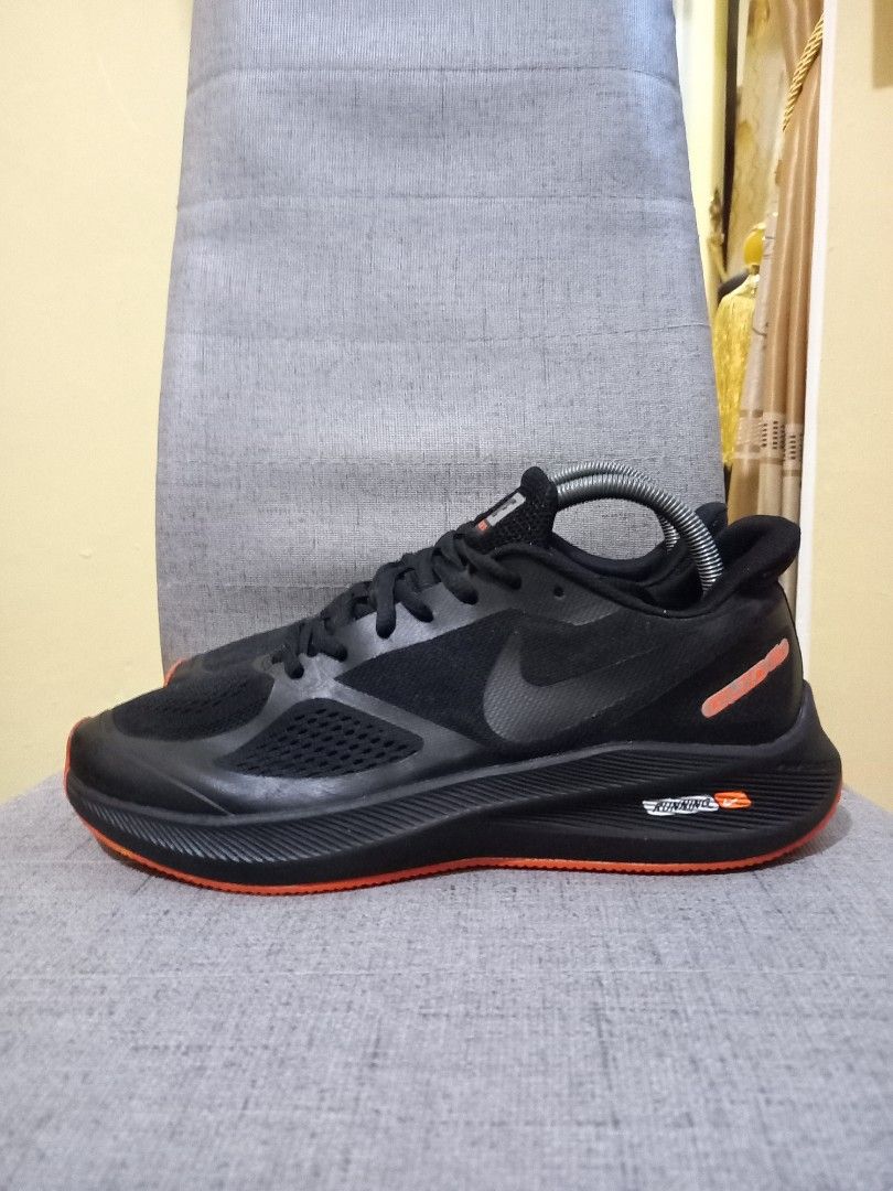 nike lunar structure