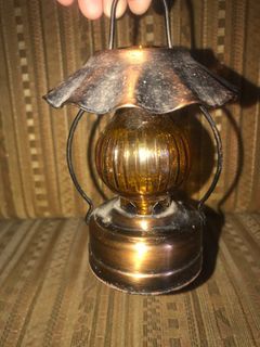 Old Lamp collectible display
