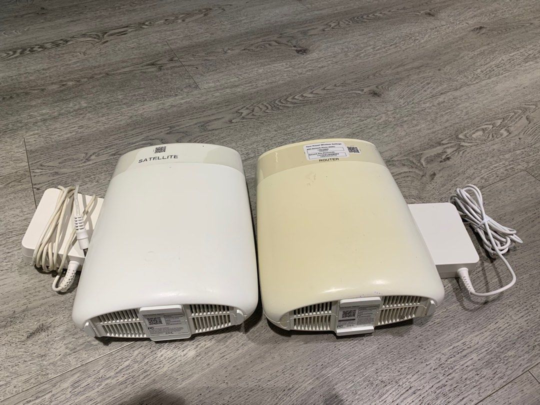 Orbi Router RBR50 with one satellite, Computers & Tech, Parts