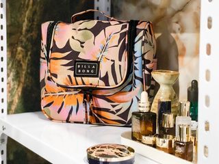 Original Billabong Travel Beauty Bag Women’s Cosmetics & Toiletries Organizer Hook Wash Bag