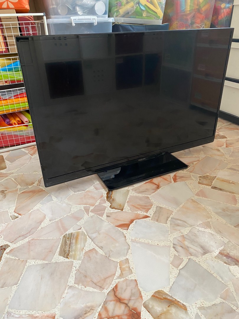 Philips 42” LCD, TV & Home Appliances, TV & Entertainment, TV on Carousell