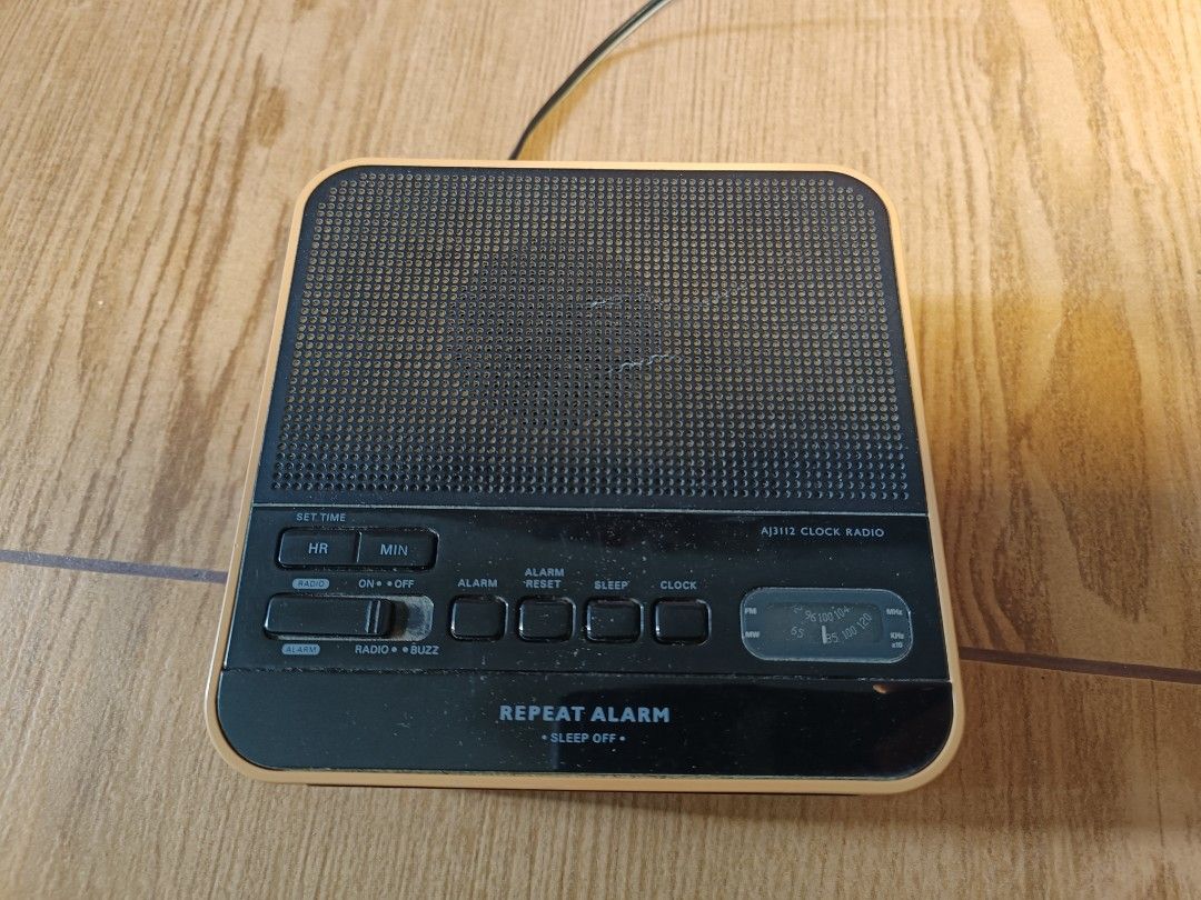 Philips Alarm Radio Clock ,Manual tune, Furniture & Home Living, Home