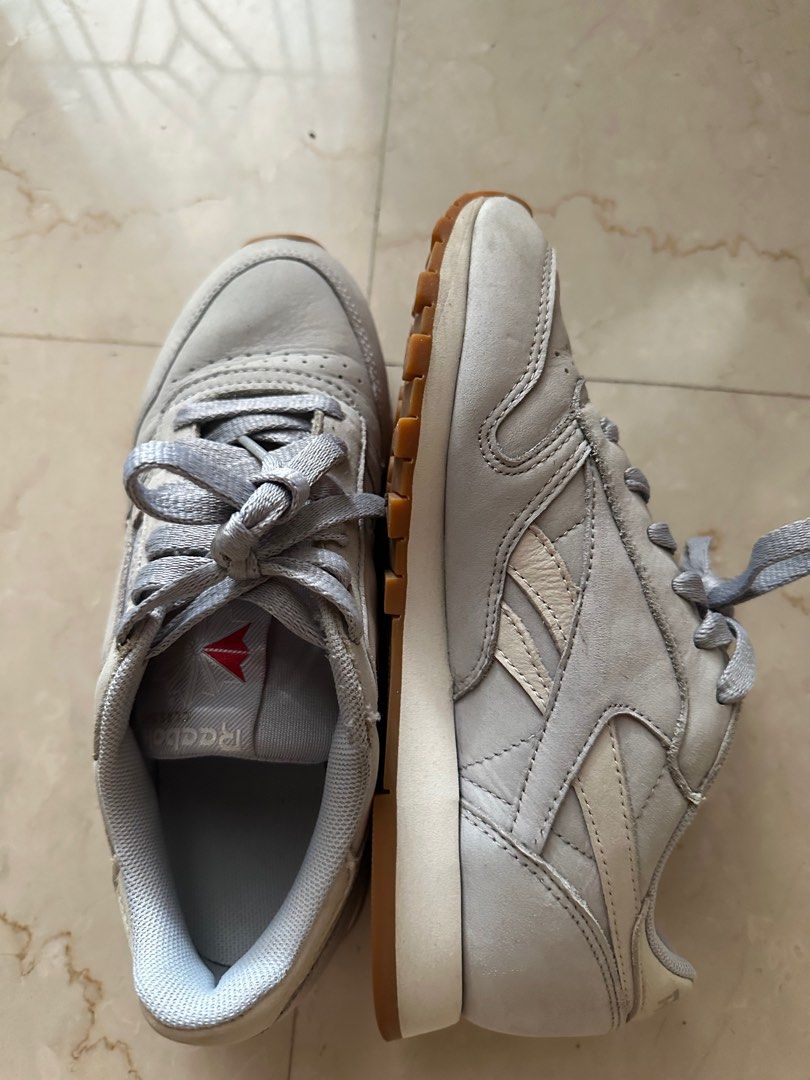 Light blue reebok sales classics