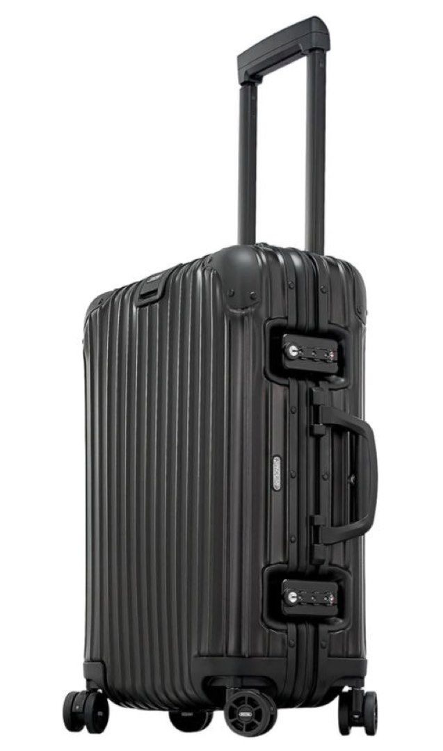 Rimowa Topas Stealth 32L in cabin Black color, 興趣及遊戲, 旅行