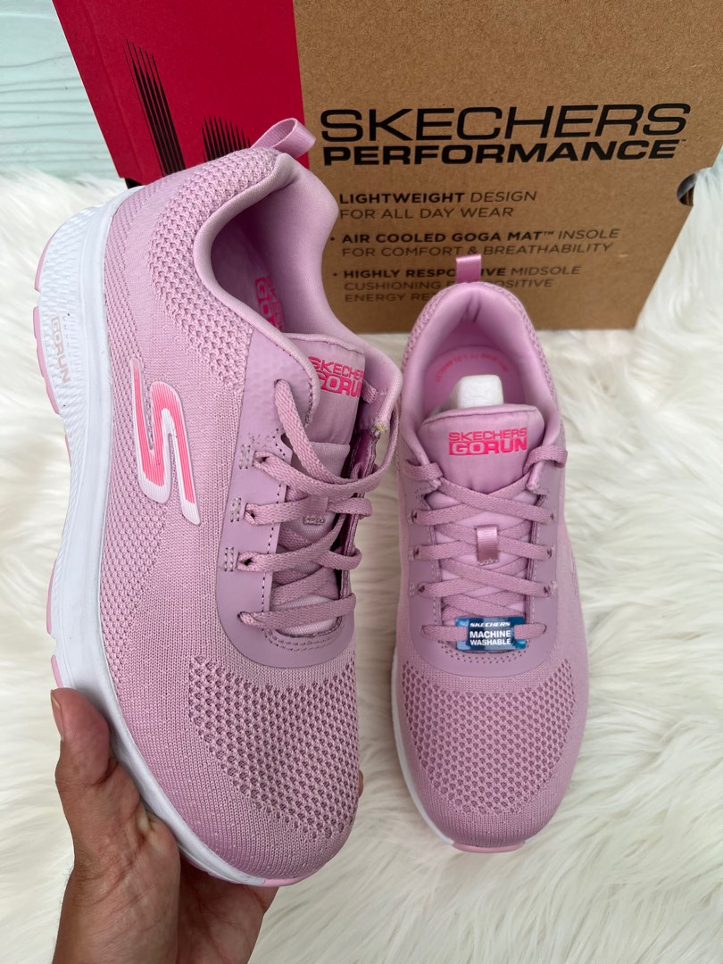 Skechers go run sales pink