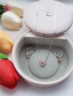 📌SALE AUTHENTIC SPARKLING FREEHAND HEART NECKLACE & HOOP EARRINGS SET