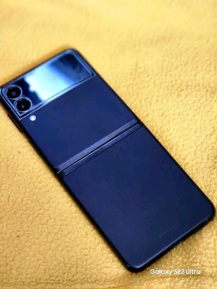 Samsung Z FLIP 3 128Gb on Carousell