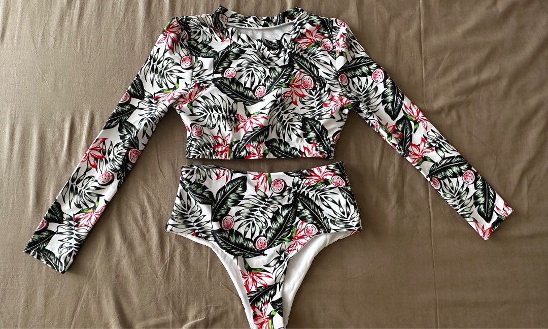 Shein Cropped Rash Guard, Women's Fashion, Swimwear, Rash guard on