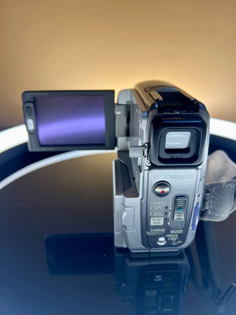 Sony Handycam DCRPC109E Pal / memory stick pro duo, Photography, Video