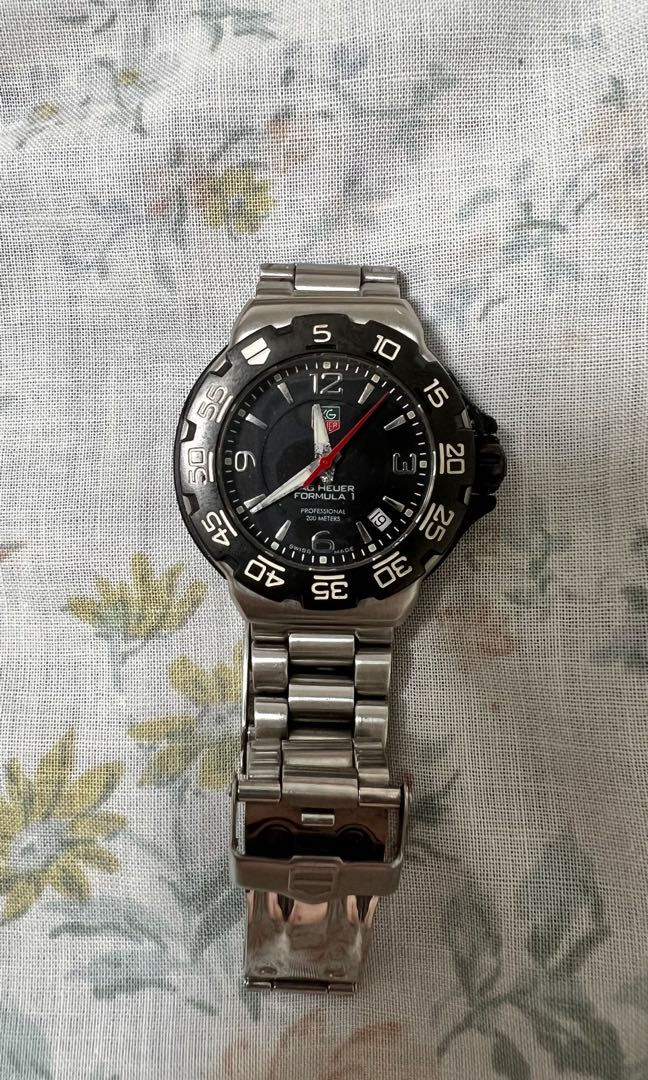 Tag heuer formula 1 professional 200 meters price 2025