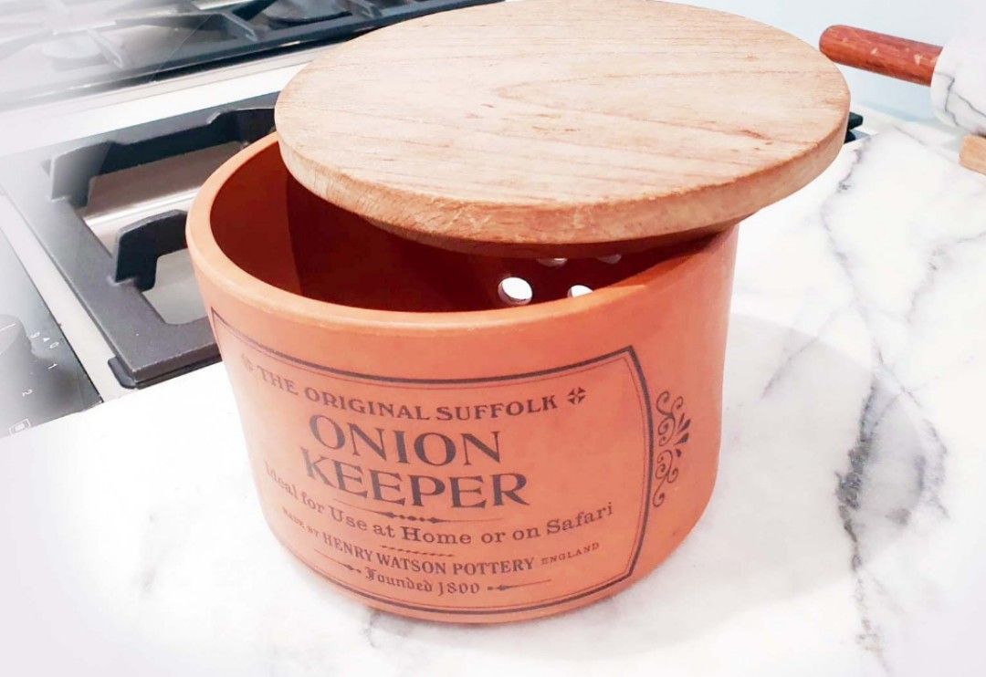 Terracotta Onion Keeper, Furniture & Home Living, Home Improvement & Organisation, Storage Boxes
