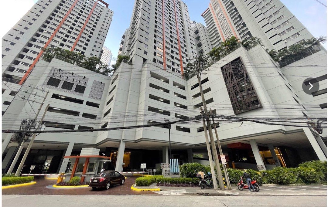 The Columns Ayala Avenue (Category: Apartments & Condos) located in Pasig City. Submitted by mcranque (Listing ID 1232939361, Image 2). Description: The Columns Ayala Avenue One bedroom for Sale 50 sqm Location: Ayala Avenue corner Gil Puyat.