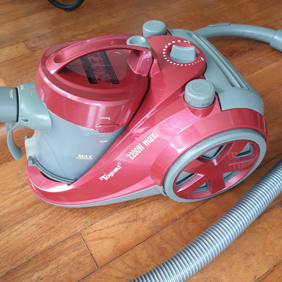 Toyomi HEPA Vacuum Cleaner 2200W, TV & Home Appliances, Vacuum Cleaner