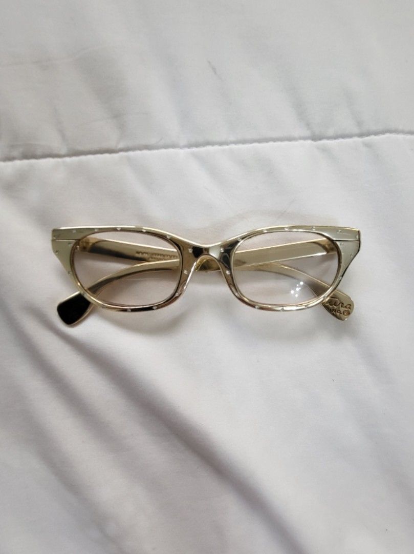Tura eyeglasses (Category: Sunglasses & Eyewear) located in San Juan City. Submitted by rmdeclutter (Listing ID 1232989526, Image 1). Description: .