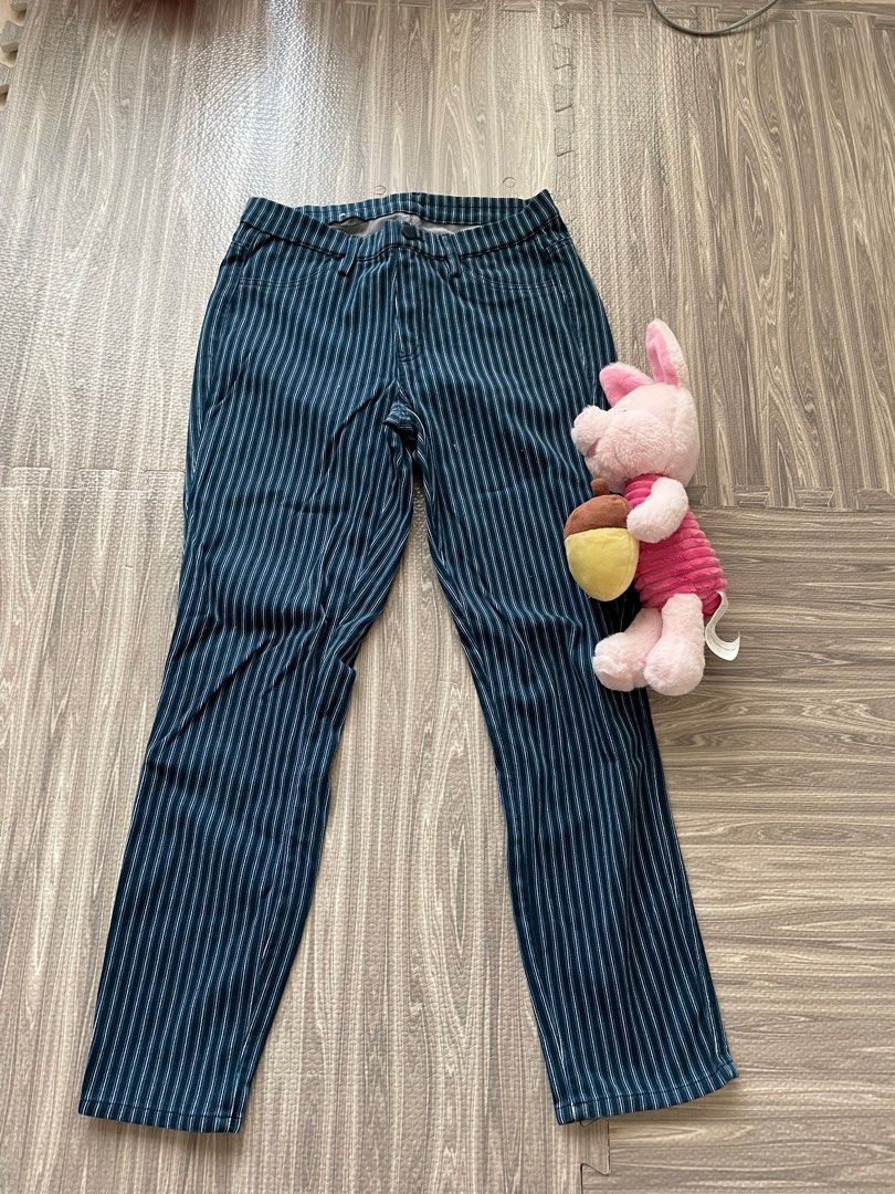 Uniqlo Pants (Category: Jeans) located in Manila. Submitted by live.hellokeffir (Listing ID 1232899913, Image 1). Description: .