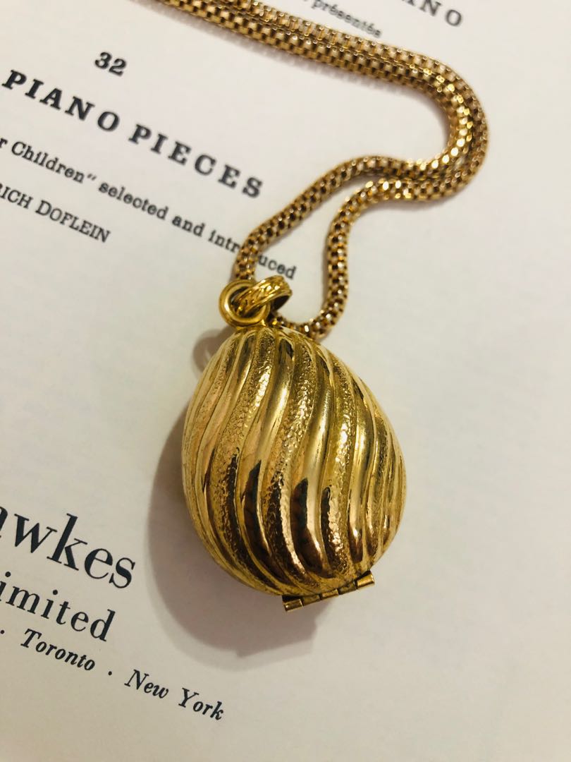 Vintage Avon Shell Perfume Locket Necklace