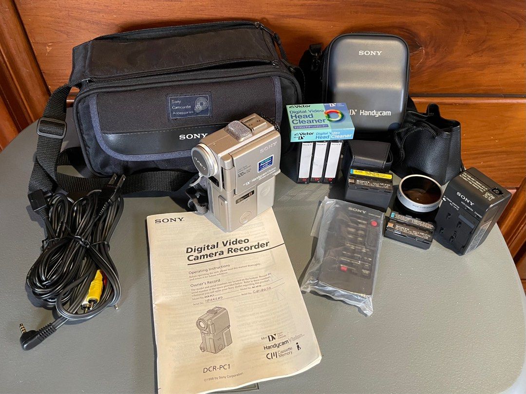 CAMÉSCOPE SONY DCR-PC1E (mini DV) Handycam vision EUR 300,00 - FR