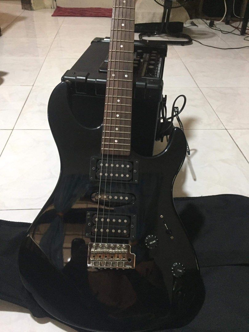 YAMAHA Electric Guitar with amplifier (Category: Musical Instruments) located in Paranaque City. Submitted by lilacbyastrid (Listing ID 1233000848, Image 3). Description: twice or thrice lang nagamit since stock lang sya dito sa house bought in spain .