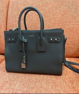 （分類：）位於 。 由 stephoncarou 提交（商品編號 1232918561，圖片 1）。簡介： 。