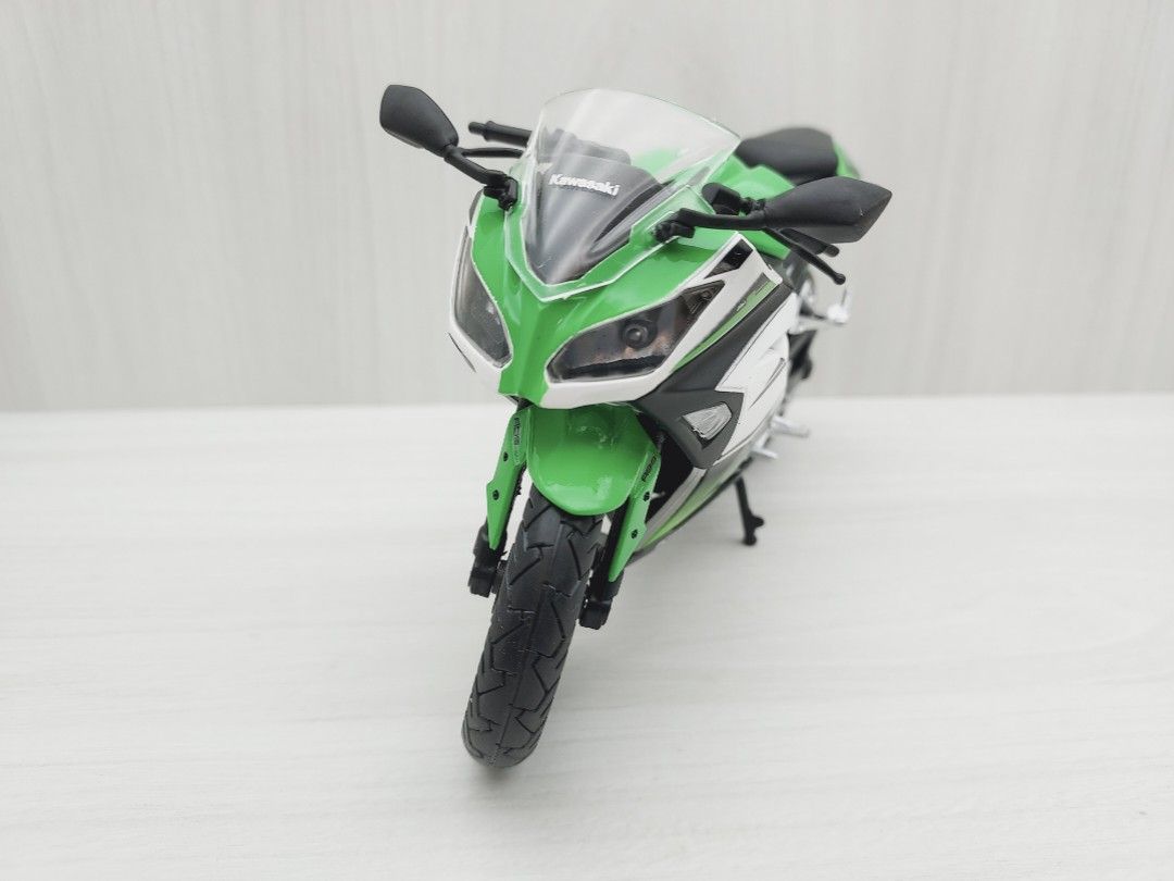 全新盒裝~1:12~川崎小忍者KAWASAKI NINJA 250 白綠色重型機車模型 
