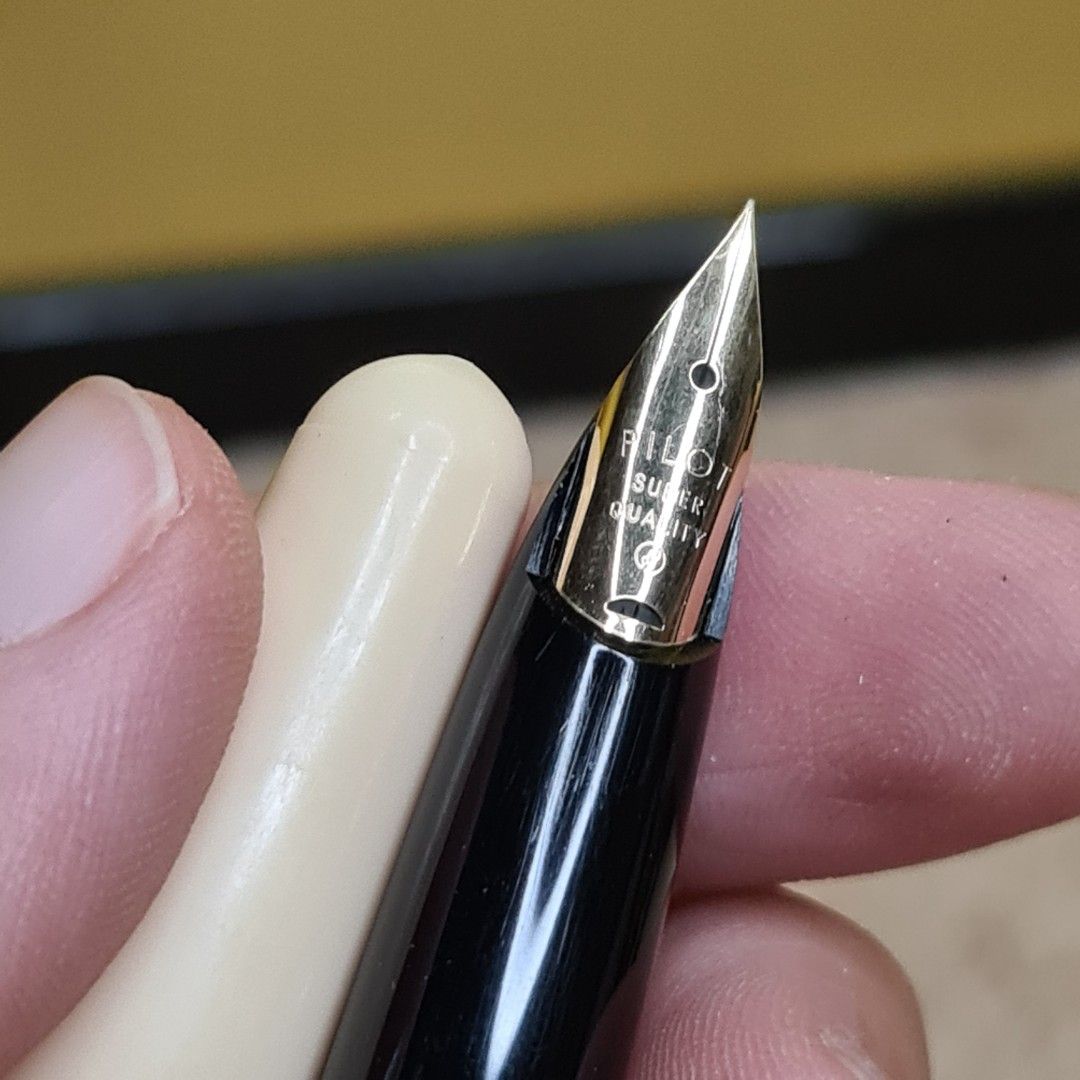 1 PCS. IRIDIUM POINT FOUNTAIN PENS GERMANY, 1 PILOT POINT FOUNTAIN PEN