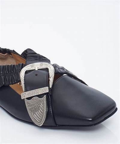 全新Toga Pulla cross strap ballet shoes, 女裝, 鞋, 平底鞋- Carousell