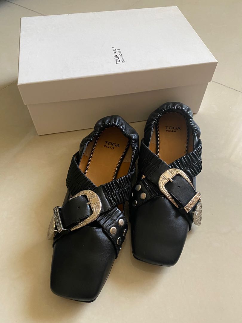 全新Toga Pulla cross strap ballet shoes, 女裝, 鞋, 平底鞋- Carousell