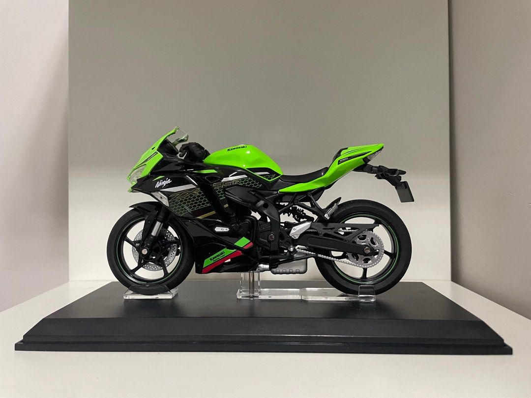 Aoshima 1/12 Kawasaki Ninja ZX-25R, 興趣及遊戲, 玩具& 遊戲類 