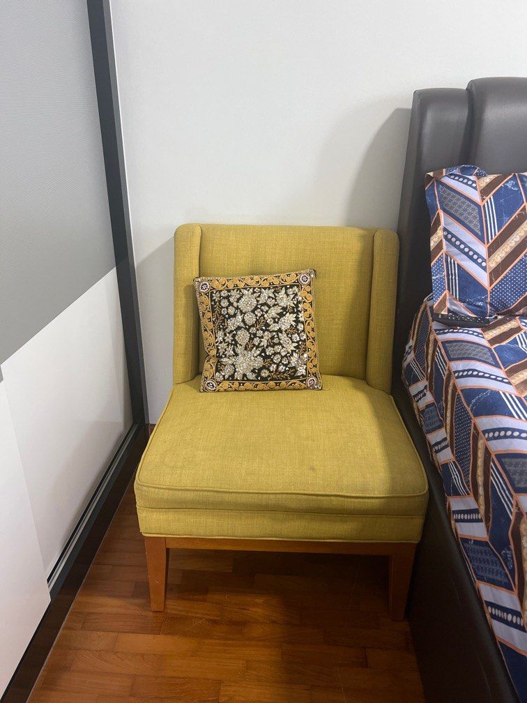 Single chair with best sale cushion