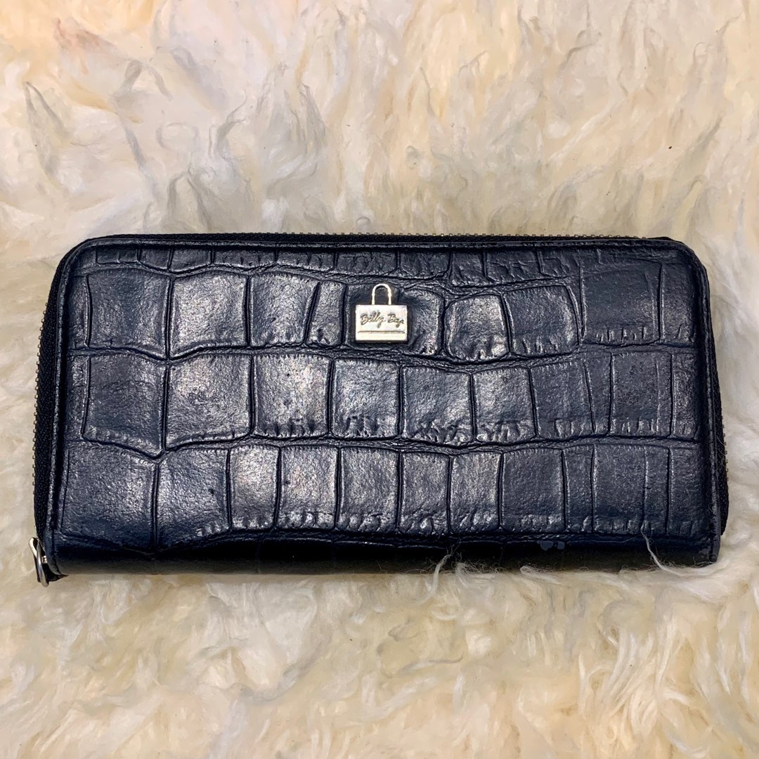 Metrocity Long Trifold Wallet, Women's Fashion, Bags & Wallets, Wallets &  Card holders on Carousell