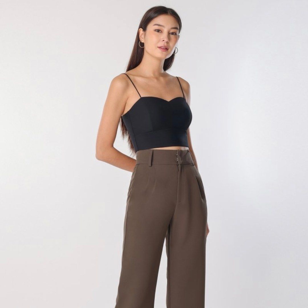 Cami Crop Top (Black), Women's Fashion, Tops, Sleeveless on Carousell